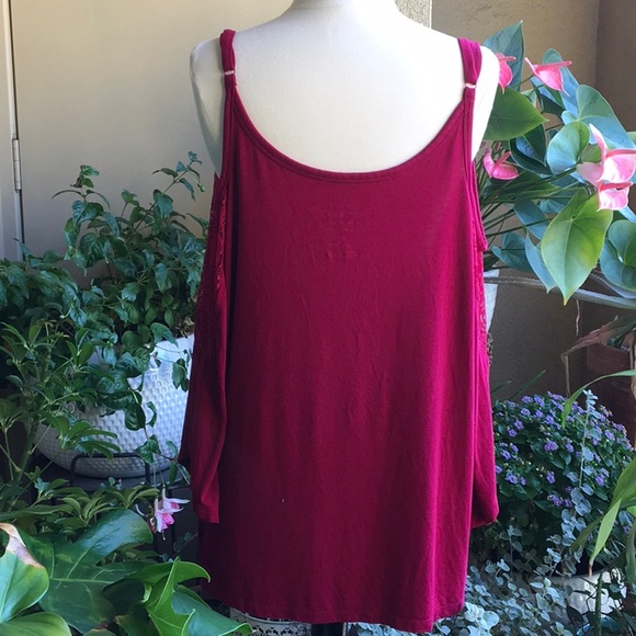 💕TORRID Magenta Cold Shoulder Top With Lace Sleeves💕 - Picture 4 of 4